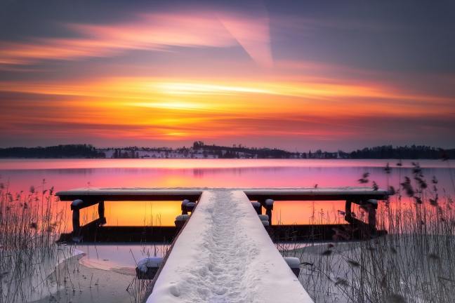 sunset-over-the-lake-in-winter-jan-huber-